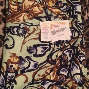 XL Lularoe Cassie